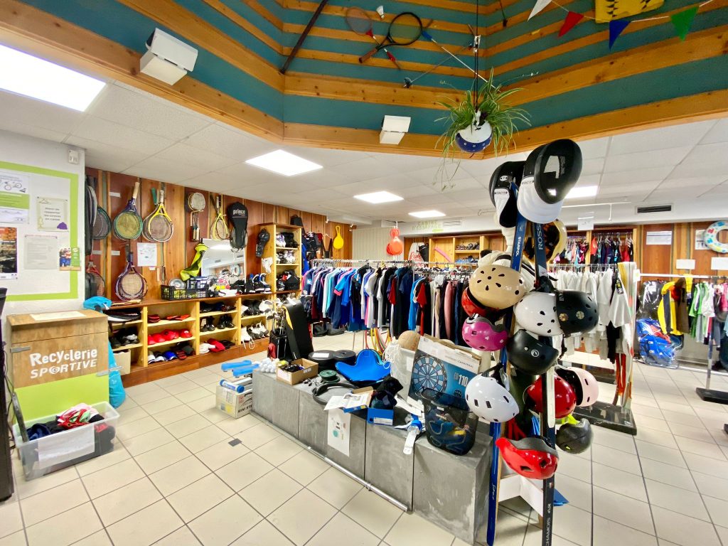 Intérieur de la Recyclerie Sportive Grenoble